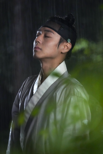 孤独な少年王・端宗を演じたパク・ジフン